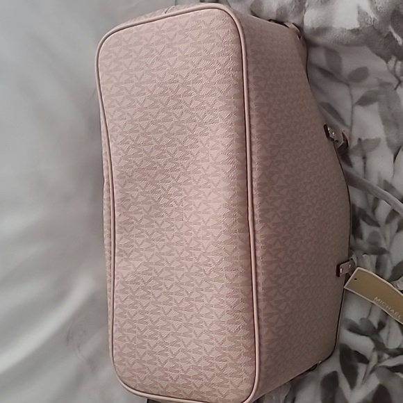 Micheal Kors large shoulder bag - Picture 2 of 5